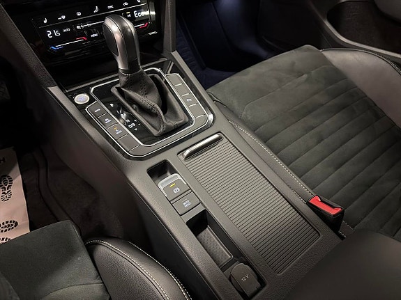 Volkswagen Passat 17 of 20