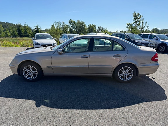 Mercedes-Benz E240 2 of 5