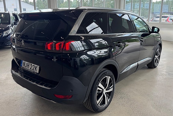 Peugeot 5008 2 of 5
