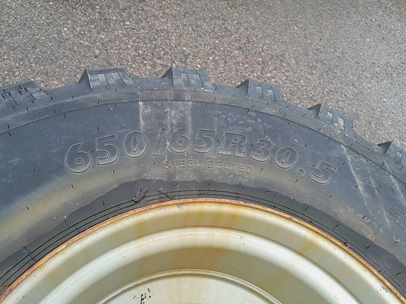 BKT 650/60R30,5 Hjul 2 of 5