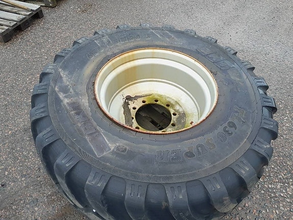 BKT 650/60R30,5 Hjul 3 of 5