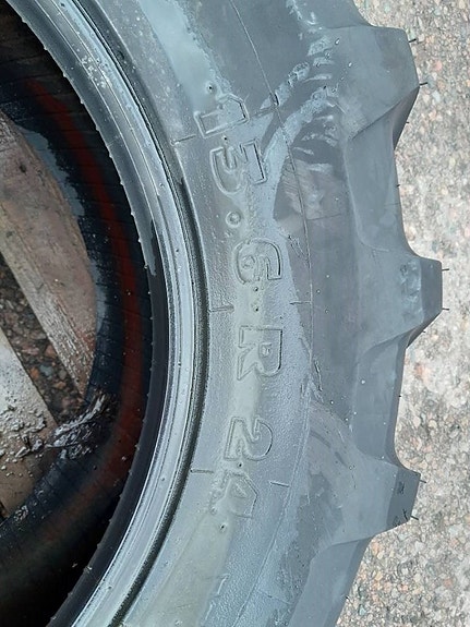 Michelin 13,6R24 Däck 2 of 4