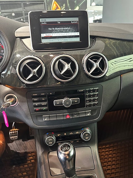 Mercedes-Benz B180 11 of 14