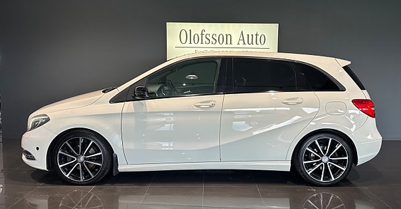 Mercedes-Benz B180 2 of 5
