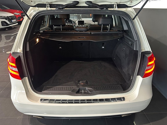 Mercedes-Benz B180 6 of 14
