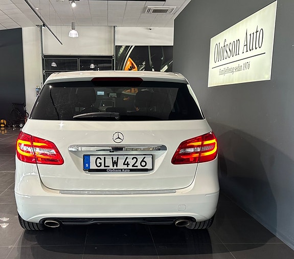 Mercedes-Benz B180 5 of 5