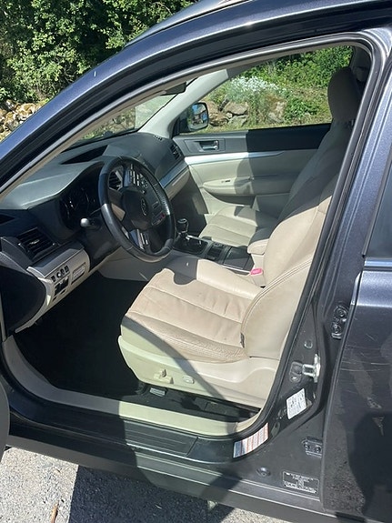 Subaru Outback 3 of 5