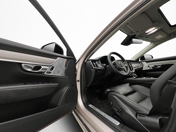 Volvo S90 12 of 30