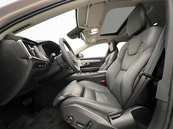 Volvo S90 13 of 30