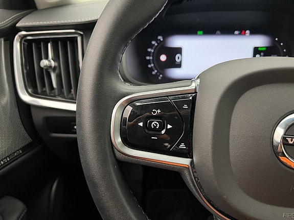 Volvo S90 25 of 30