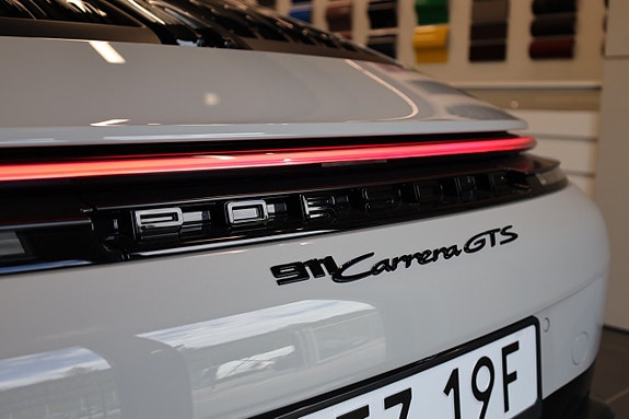 Porsche 911 Carrera GTS 10 of 30