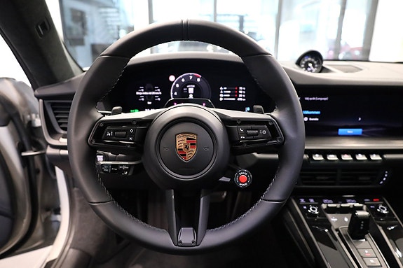 Porsche 911 Carrera GTS 20 of 30