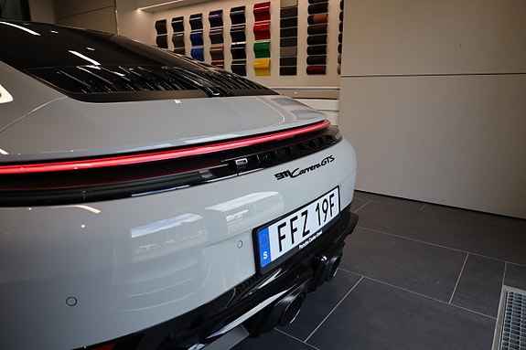 Porsche 911 Carrera GTS 9 of 30