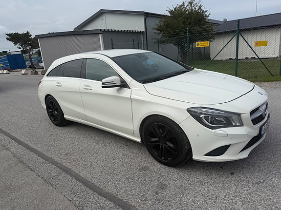 Mercedes-Benz CLA200 5 of 24