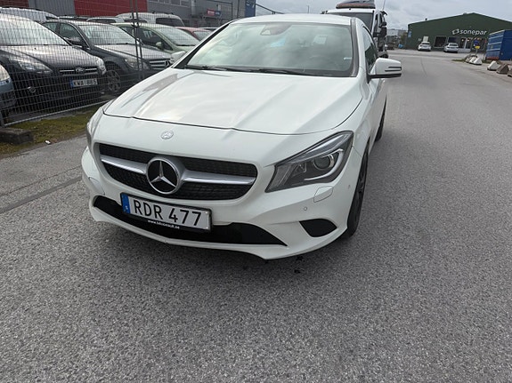 Mercedes-Benz CLA200 13 of 24
