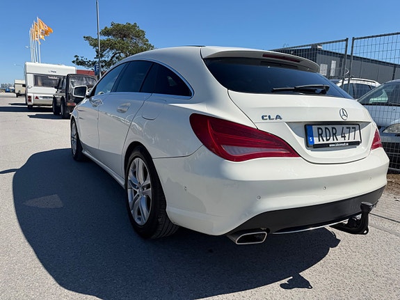 Mercedes-Benz CLA200 2 of 5