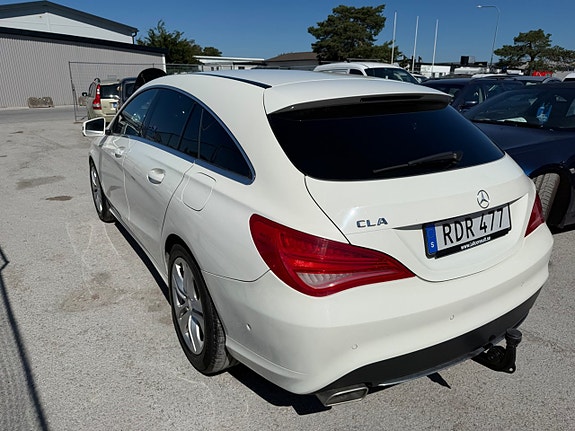 Mercedes-Benz CLA200 7 of 27