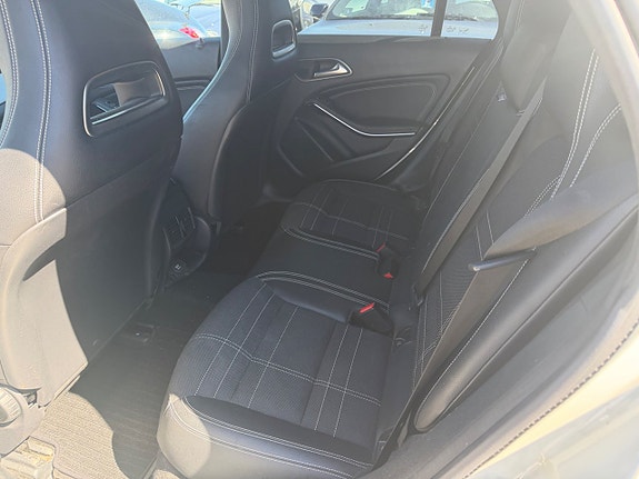 Mercedes-Benz CLA200 17 of 27