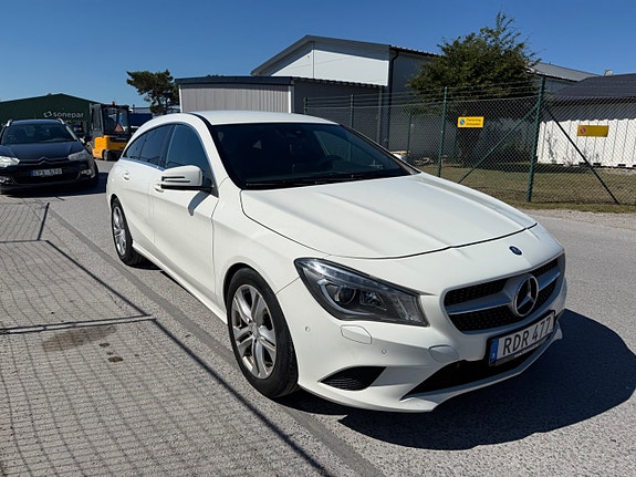 Mercedes-Benz CLA200 3 of 5
