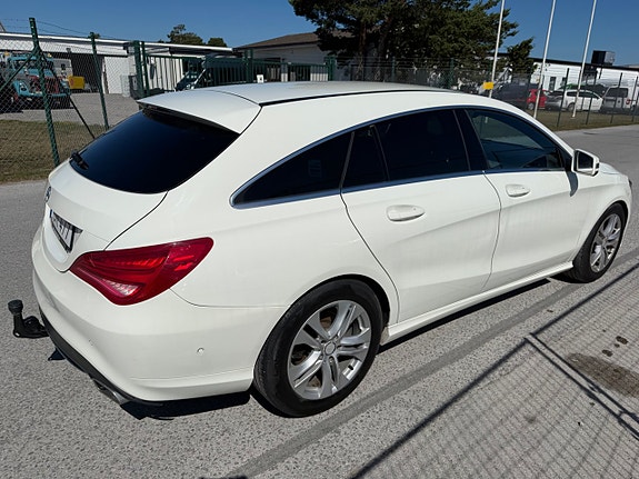 Mercedes-Benz CLA200 23 of 27