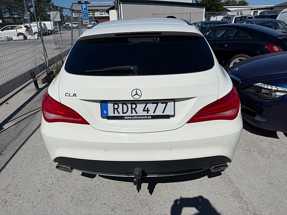 Mercedes-Benz CLA200 11 of 27