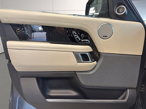 Land Rover Range Rover 19 of 25