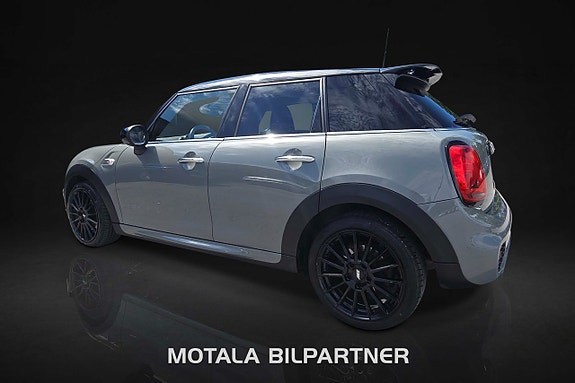 MINI Cooper S 6 of 22