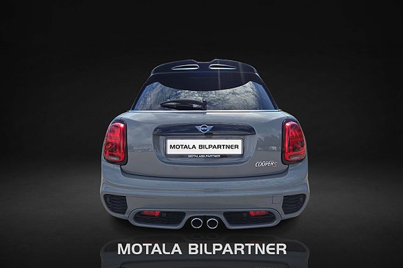 MINI Cooper S 11 of 22