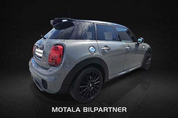 MINI Cooper S 10 of 22