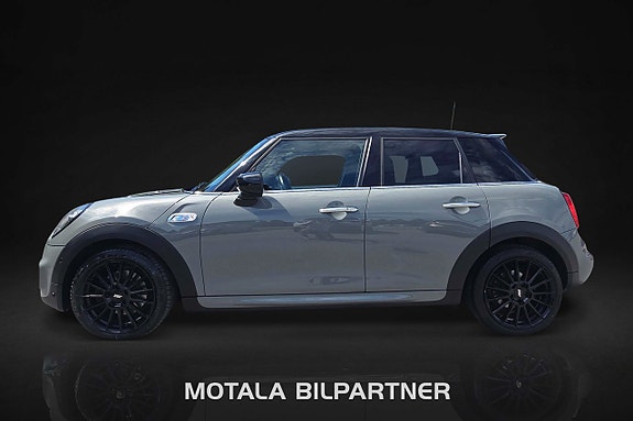MINI Cooper S 8 of 22