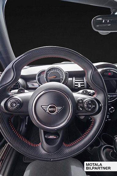 MINI Cooper S 19 of 22