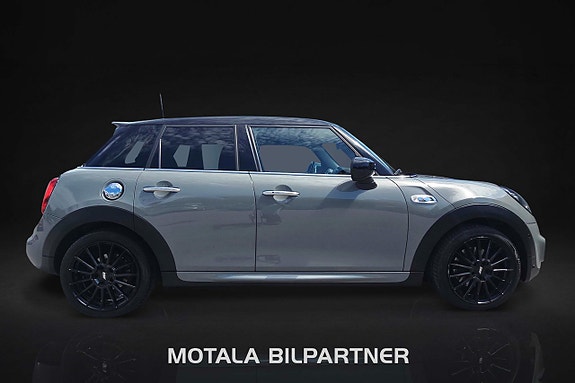 MINI Cooper S 7 of 22