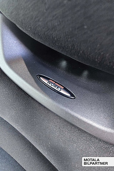 MINI Cooper S 18 of 22