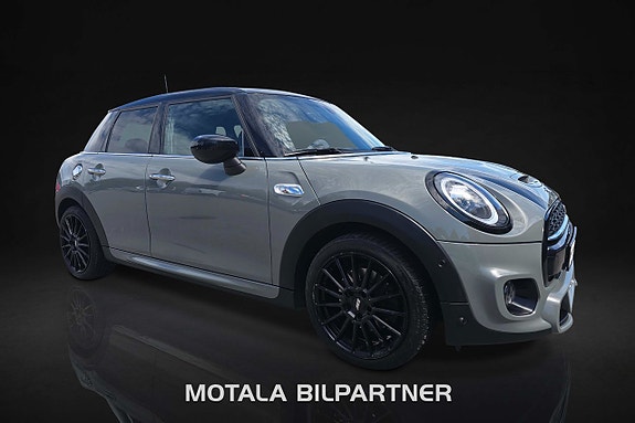 MINI Cooper S 2 of 5