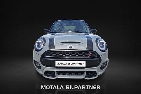 MINI Cooper S 3 of 5