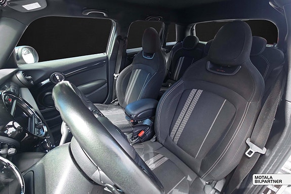 MINI Cooper S 16 of 22