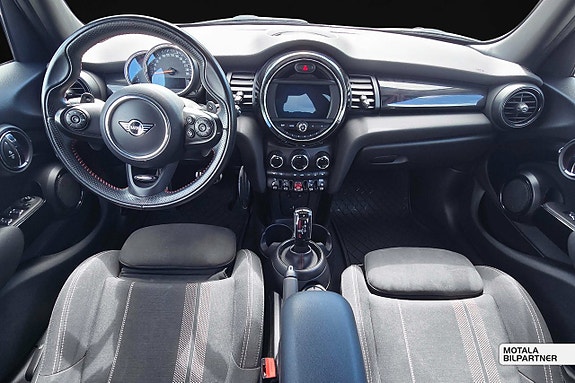 MINI Cooper S 13 of 22
