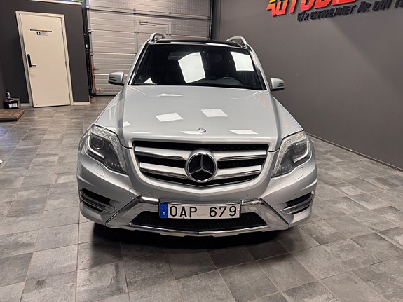 Mercedes-Benz GLK220 3 of 5