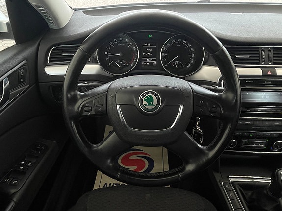 Skoda Superb 15 of 23