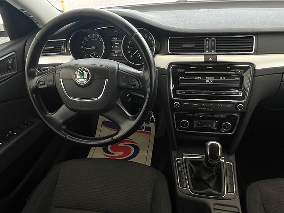 Skoda Superb 14 of 23