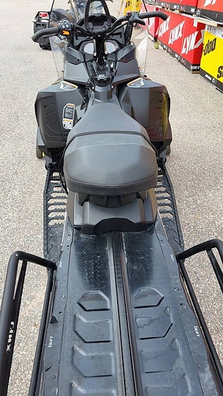 Lynx 49 Ranger PRO 600r 2 of 3