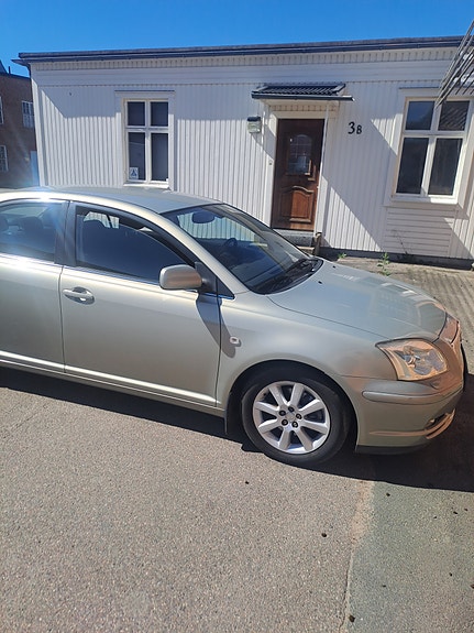 Toyota Avensis 7 of 14