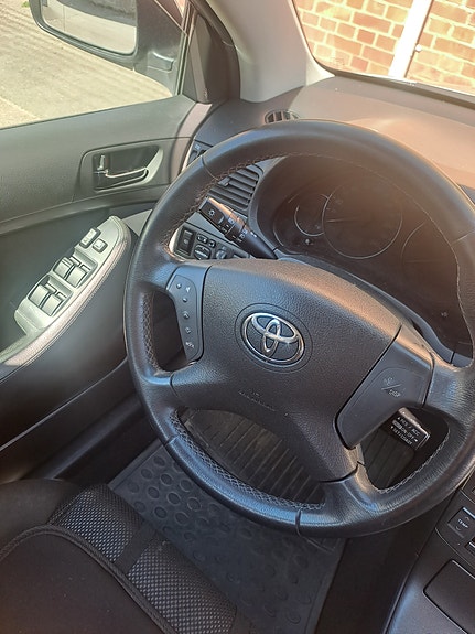 Toyota Avensis 12 of 14