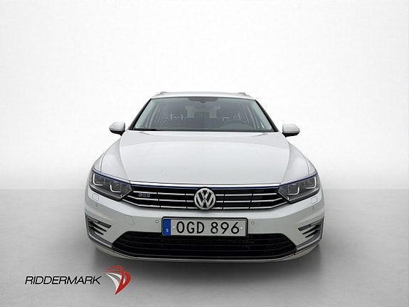 Volkswagen Passat 2 of 5