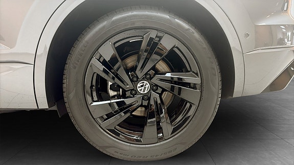 Volkswagen Touareg 6 of 14