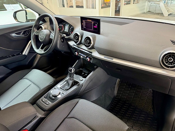 Audi Q2 6 of 19