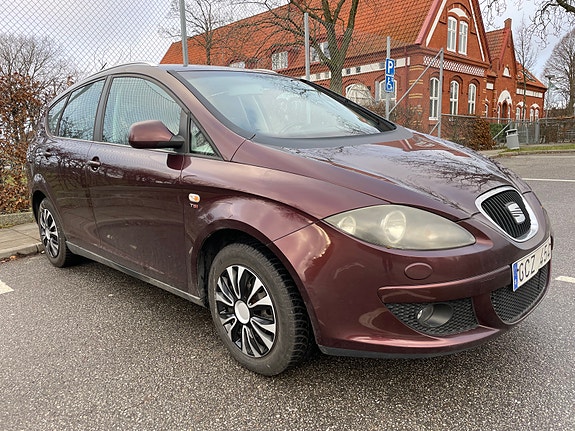 Seat Altea XL 2 of 5