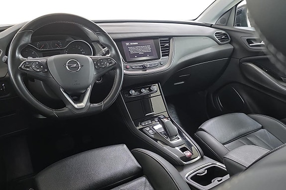 Opel Grandland 2 of 5