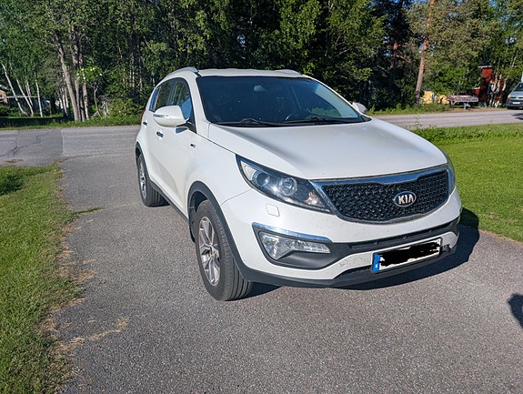 Kia Sportage 2 of 3