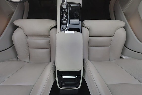Volvo S90 19 of 30